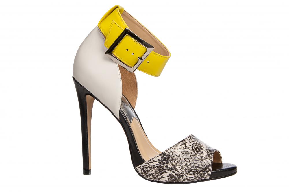 Sandália salto alto